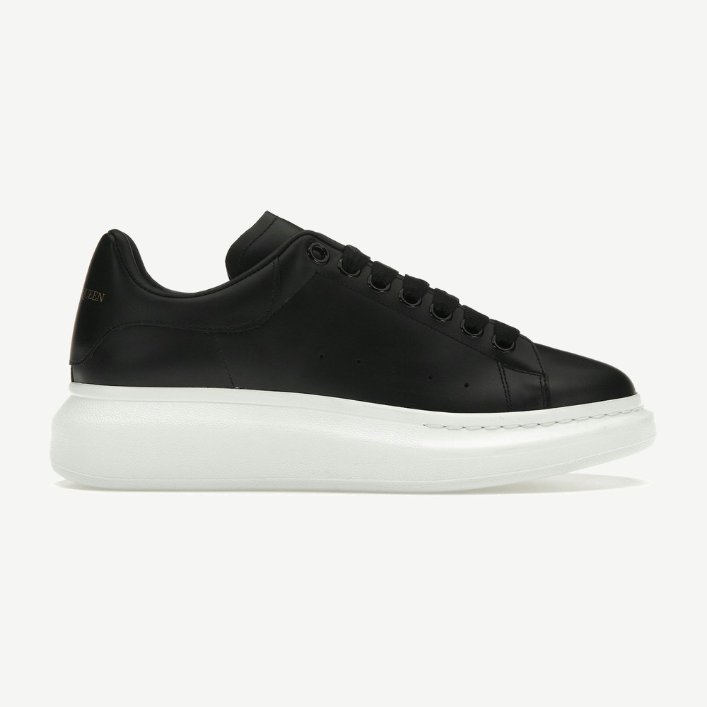 Oversized Black White Sole