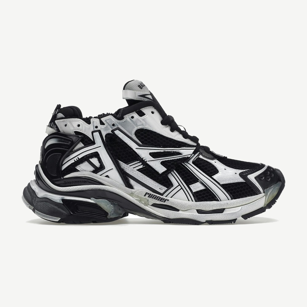 Runner White Black White